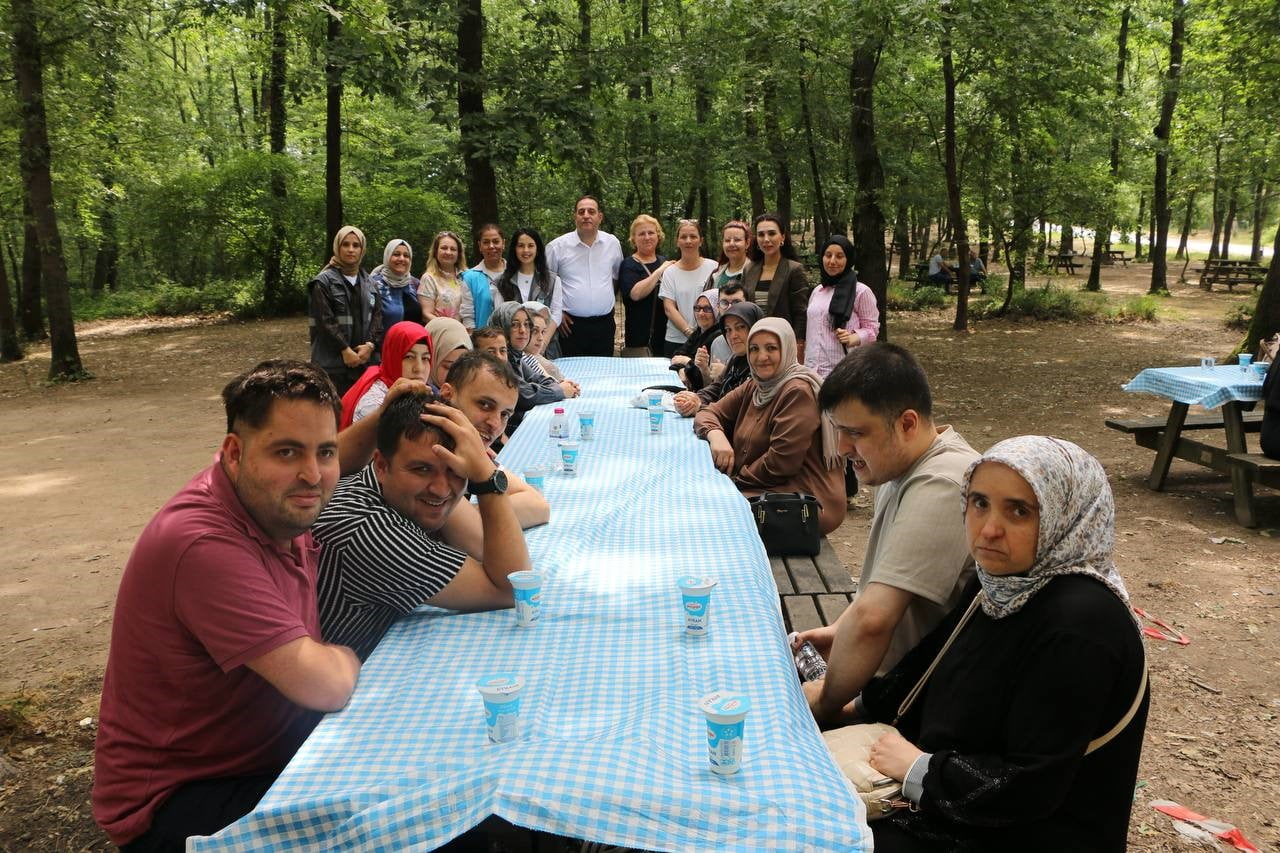 SAKARYA'DA ENGELSİZ HOBİ ATÖLYELERİNDE EĞİTİM ALAN ENGELLİ BİREYLER VE AİLELERİ, DÜZENLENEN PİKNİK...