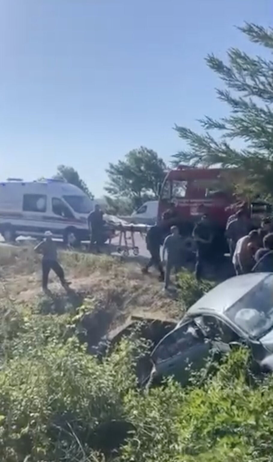 SAKARYA'DA KONTROLDEN ÇIKARAK MENFEZE DÜŞEN OTOMOBİLDE ANNE İLE KIZI HAYATINI KAYBEDERKEN, SÜRÜCÜ...