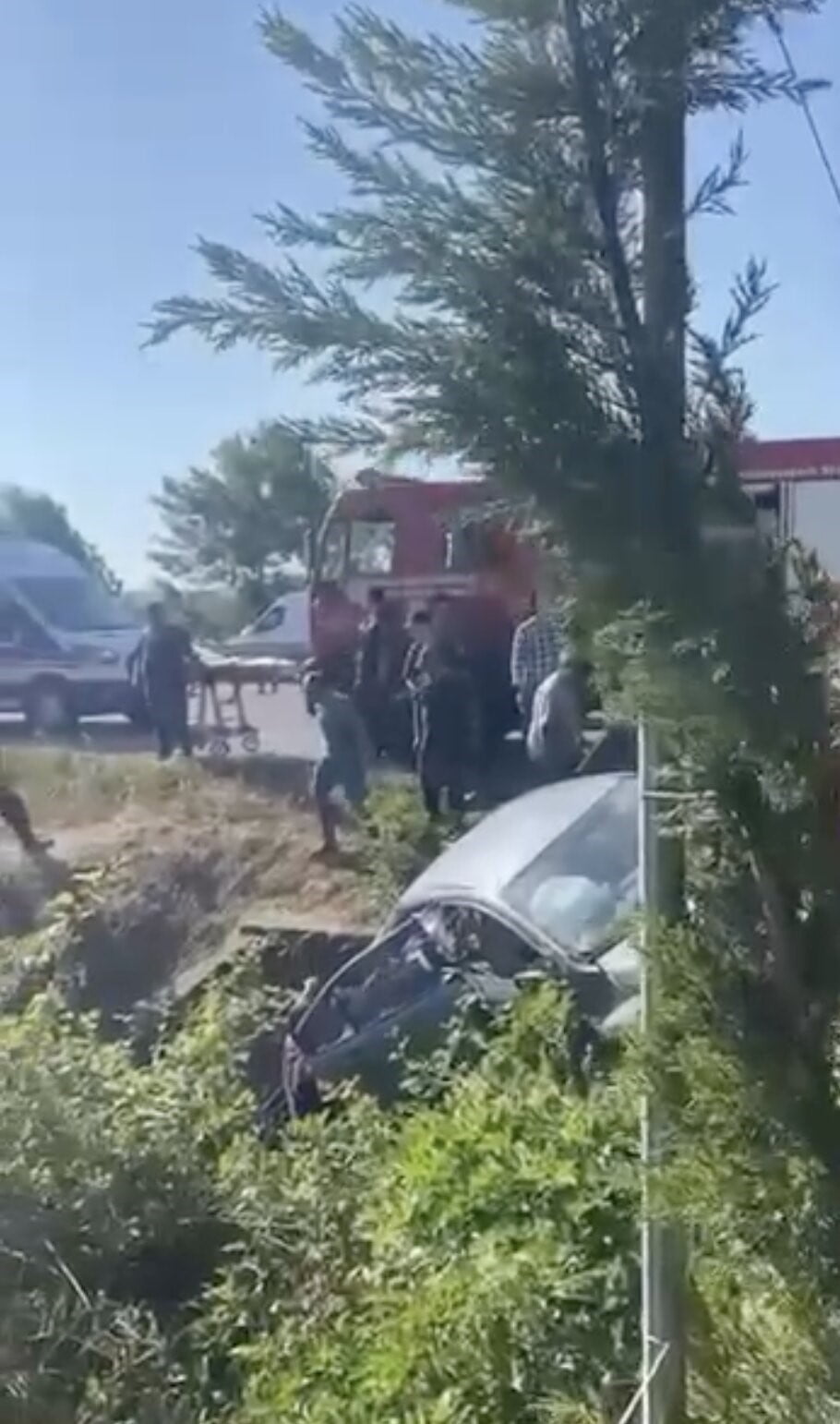 SAKARYA'DA KONTROLDEN ÇIKARAK MENFEZE DÜŞEN OTOMOBİLDE ANNE İLE KIZI HAYATINI KAYBEDERKEN, SÜRÜCÜ...