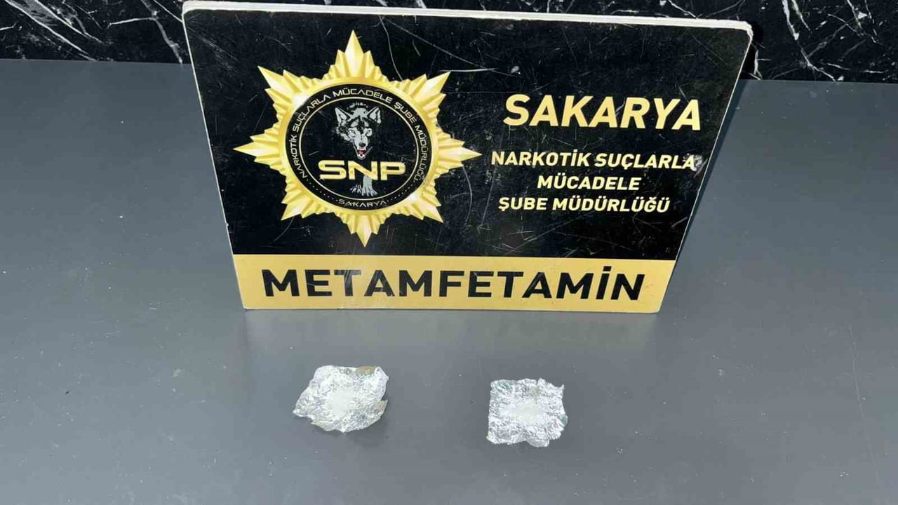 SAKARYA’NIN ADAPAZARI VE FERİZLİ İLÇELERİNDE POLİS EKİPLERİNCE DÜZENLENEN 4 AYRI NARKOTİK...
