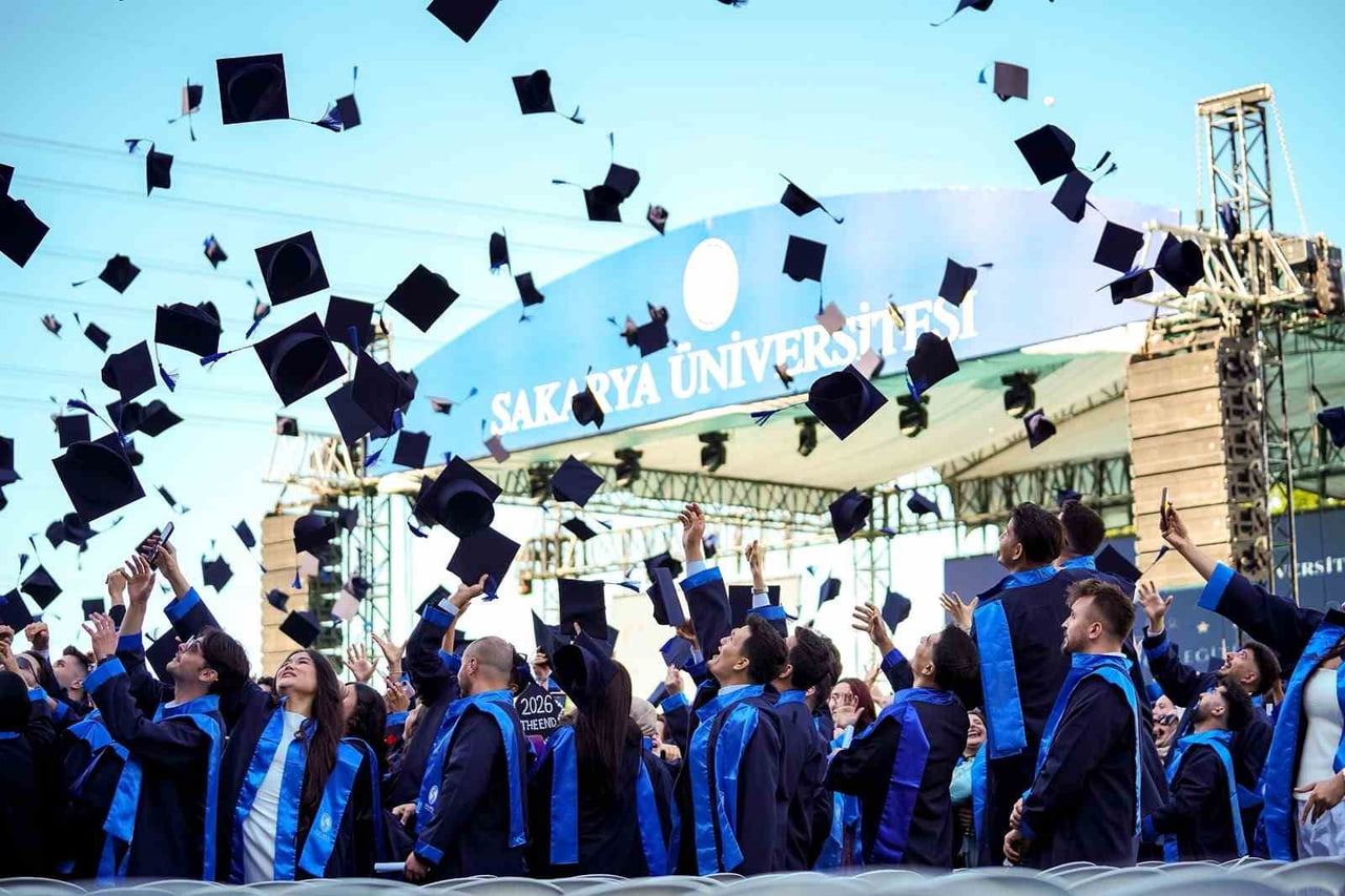 SAKARYA ÜNİVERSİTESİ’NİN (SAÜ) 2025-2026 AKADEMİK YILI MEZUNİYET TÖRENLERİ İKİNCİ GÜNÜNDE...