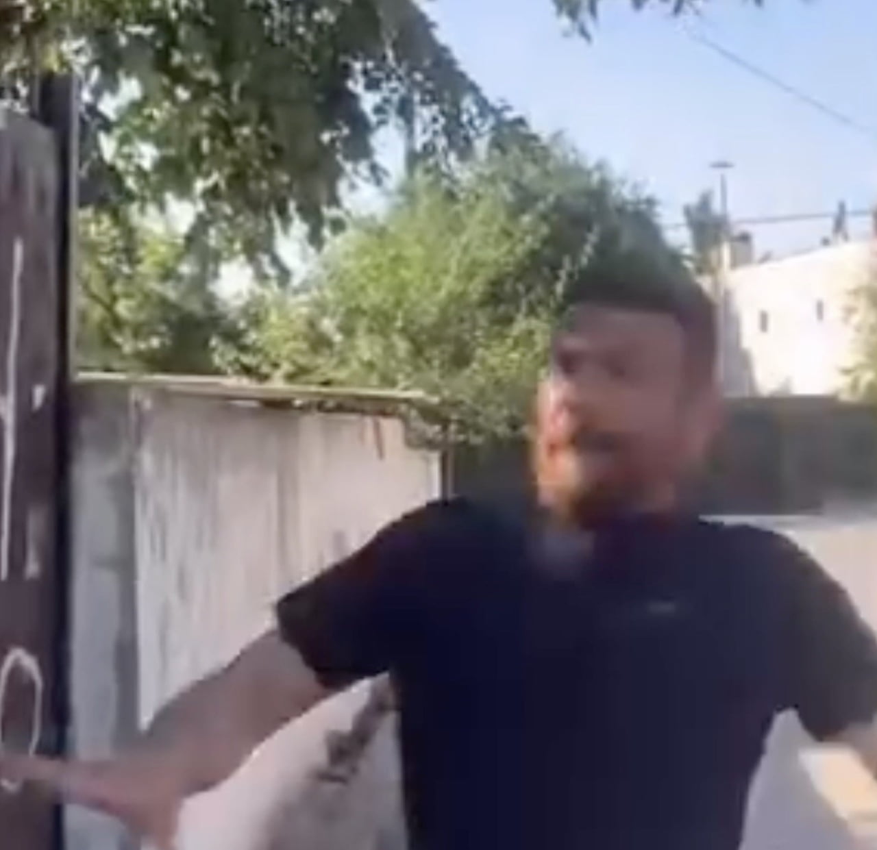 SALDIRI ANI İSE O ESNADA BİR SOSYAL MEDYA PLATFORMUNDAN CANLI YAYIN YAPAN RECEP UYSAL TARAFINDAN...