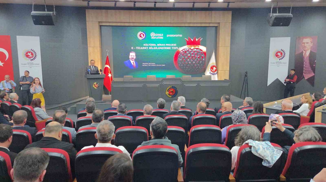 SAMSUN'DA DÜZENLENEN "KÜLTÜREL MİRAS PROJESİ E-TİCARET İL BULUŞMALARI", BÖLGEDEKİ GİRİŞİMCİLERİ...