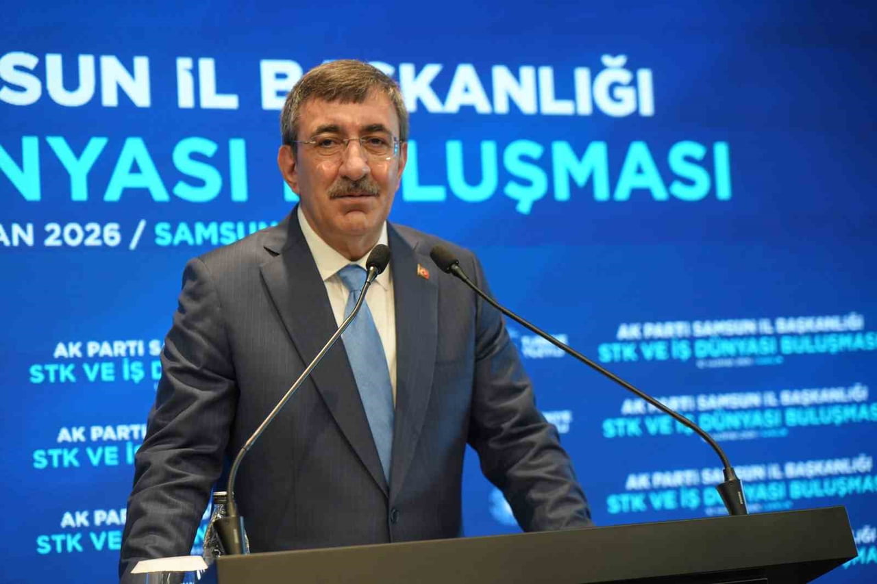 SAMSUN'DA STK VE İŞ DÜNYASI BULUŞMASI’NA KATILAN CUMHURBAŞKANI YARDIMCISI CEVDET YILMAZ, ÖNEMLİ...