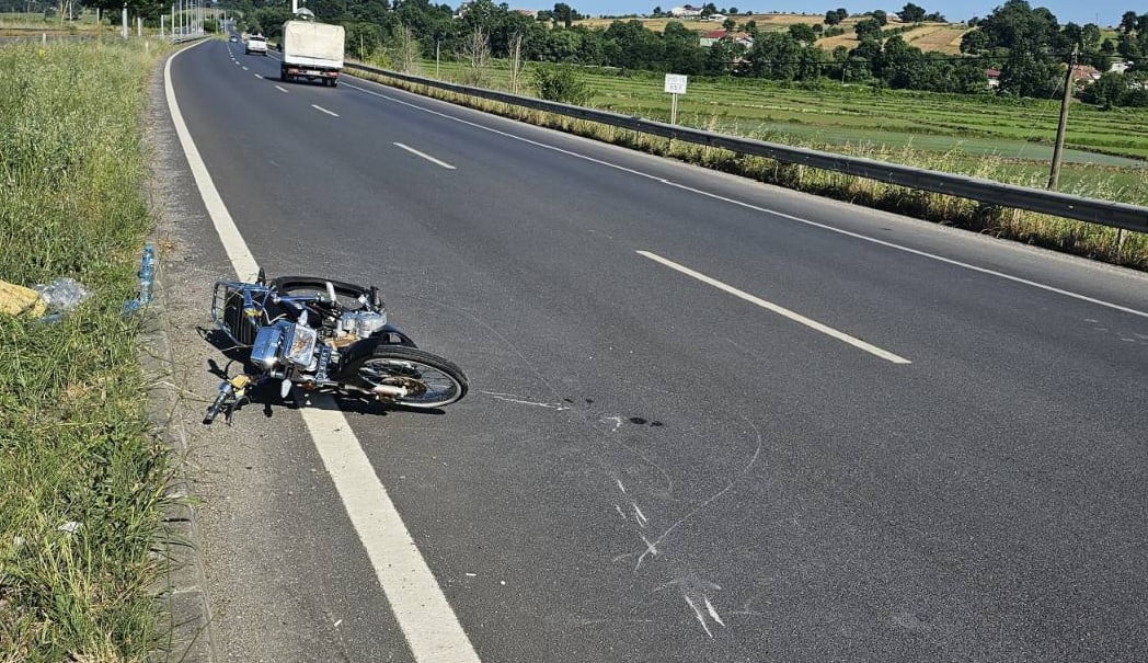 SAMSUN'UN 19 MAYIS İLÇESİNDE MOTOSİKLETİN ARKA LASTİĞİNİN PATLAMASI SONUCU MEYDANA GELEN TRAFİK...