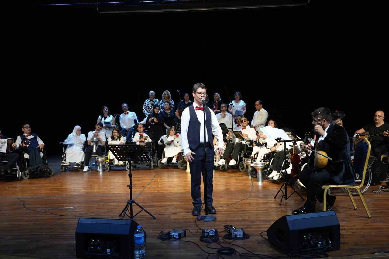 SAMSUN'UN ATAKUM BELEDİYESİ ÖNCÜLÜĞÜNDE DÜZENLENEN "MÜZİĞİN VE RİTMİN DİLİ ENGELSİZDİR"...