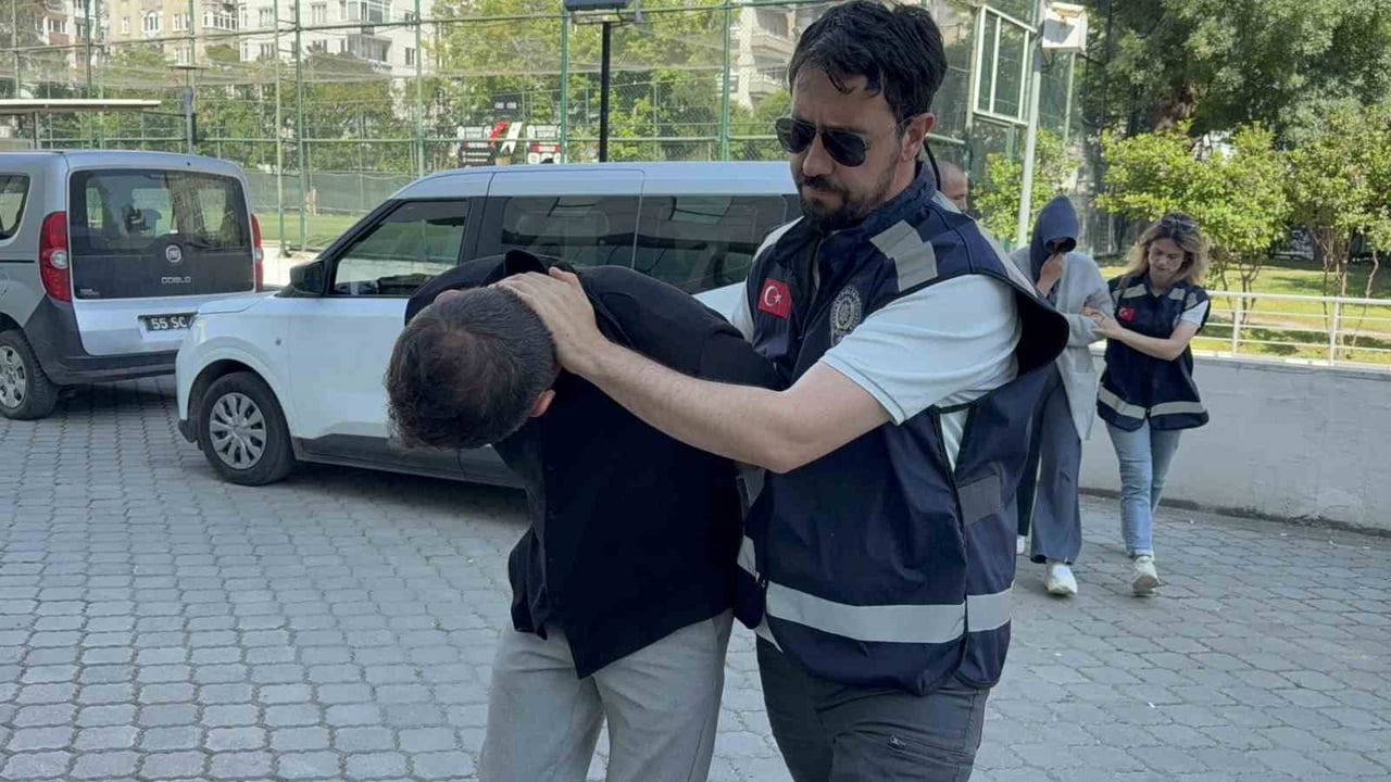 SAMSUN'UN ATAKUM İLÇESİNDE FAALİYET GÖSTEREN BİR MASAJ SALONUNA DÜZENLENEN FUHUŞ OPERASYONUNDA...