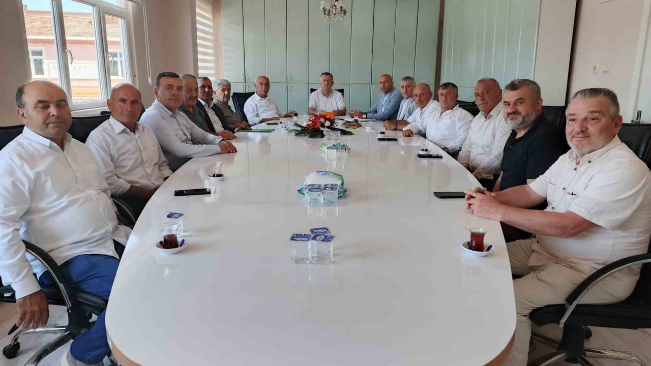 SAMSUN'UN BAFRA İLÇESİNDE BİR ARAYA GELEN 16 İLÇE ZİRAAT ODASI BAŞKANI, AÇIKLANAN BUĞDAY VE ARPA...