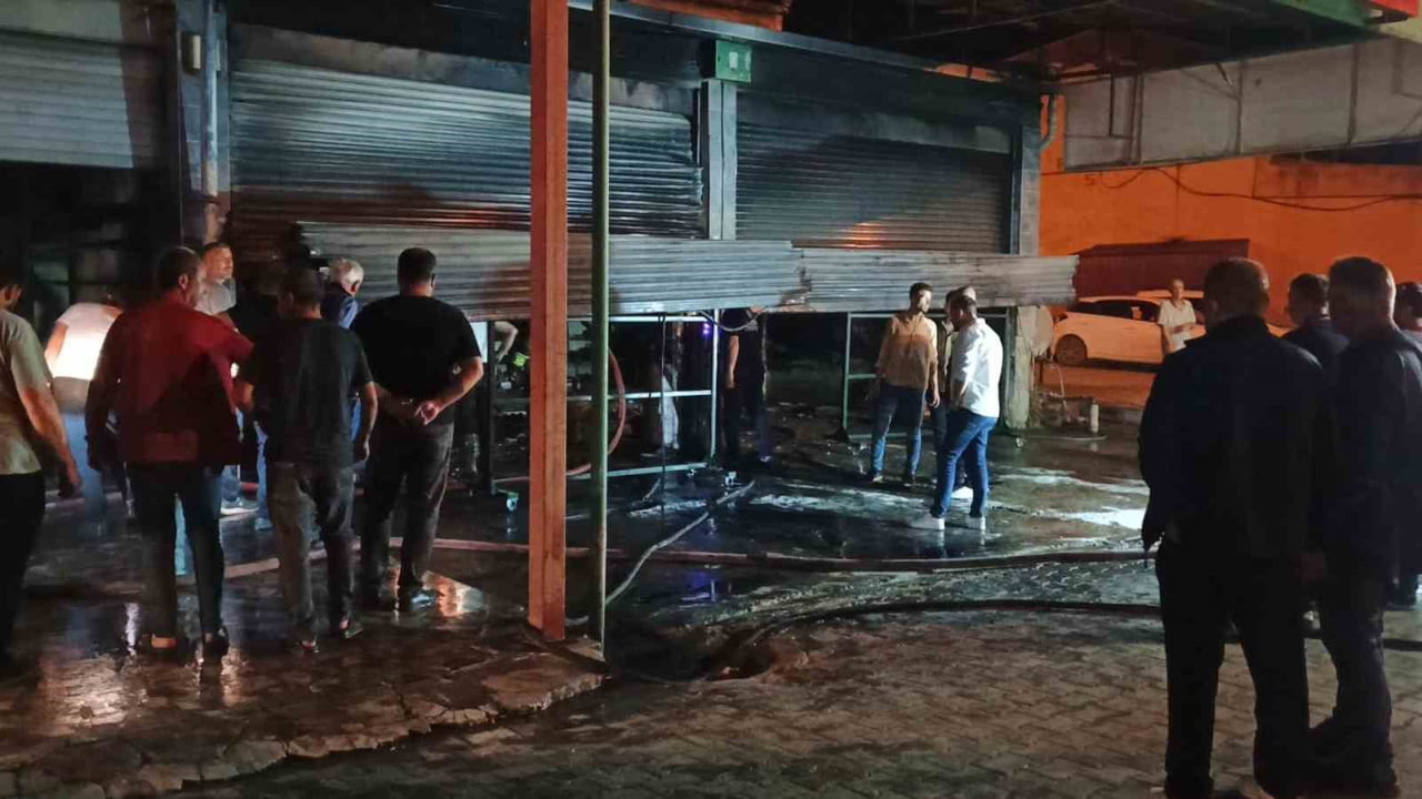 SAMSUN'UN BAFRA İLÇESİNDE BULUNAN KIZILIRMAK SANAYİ SİTESİ'NDE ÇIKAN YANGIN, KORKU DOLU ANLARA...