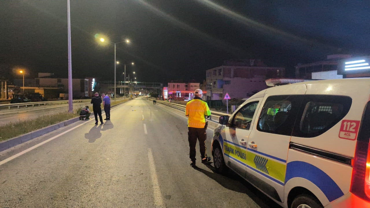 SAMSUN'UN BAFRA İLÇESİNDE MEYDANA GELEN TRAFİK KAZASINDA, OTOMOBİLİN ÇARPTIĞI 21 YAŞINDAKİ GENÇ...