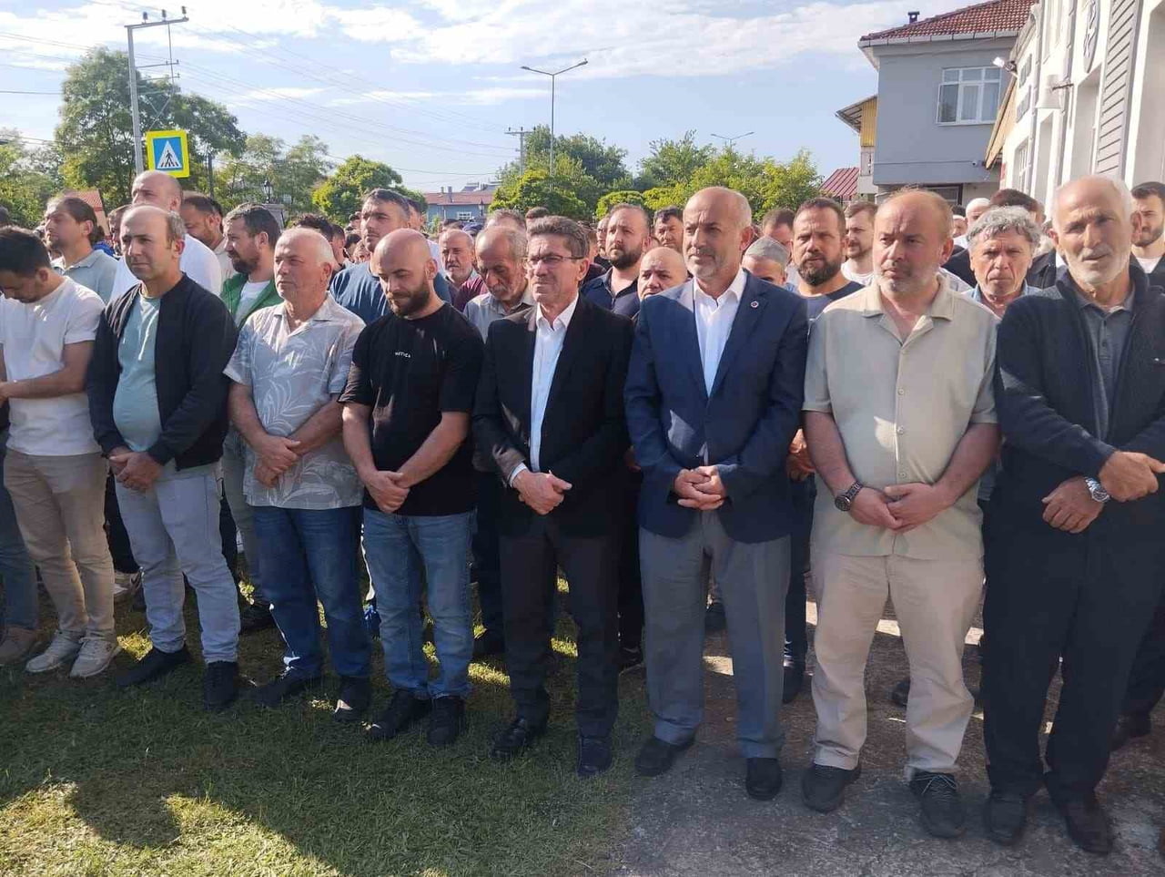 SAMSUN'UN TEKKEKÖY İLÇESİNDEKİ YEŞİLYURT DEMİR ÇELİK FABRİKASI'NDA MEYDANA GELEN ELEKTRİK...