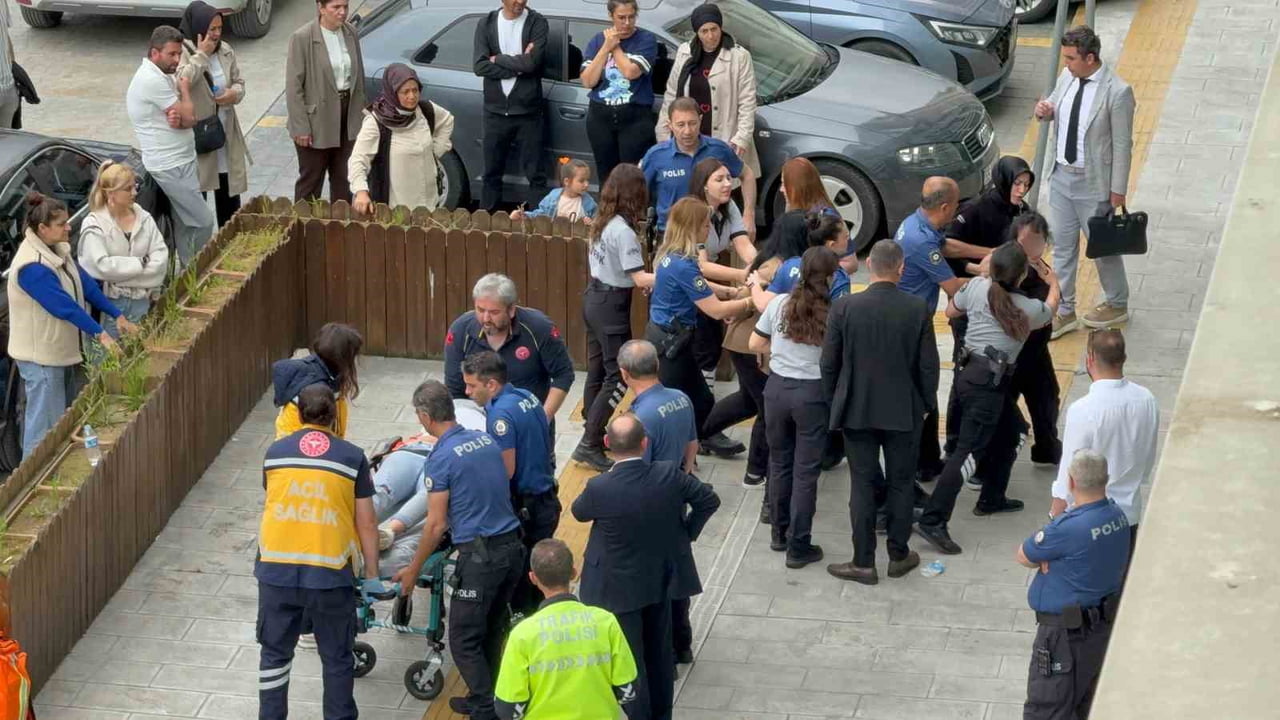 SAMSUN ADLİYESİ’NDE GÖRÜLEN KASTEN YARALAMA DAVASININ ARDINDAN TARAFLAR ARASINDA ÇIKAN KAVGA...