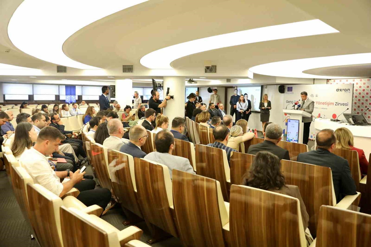SAMSUN BÜYÜKŞEHİR BELEDİYESİ (SBB), GENÇLERİN YEREL YÖNETİM SÜREÇLERİNE AKTİF KATILIMINI ÖNCELEYEN...