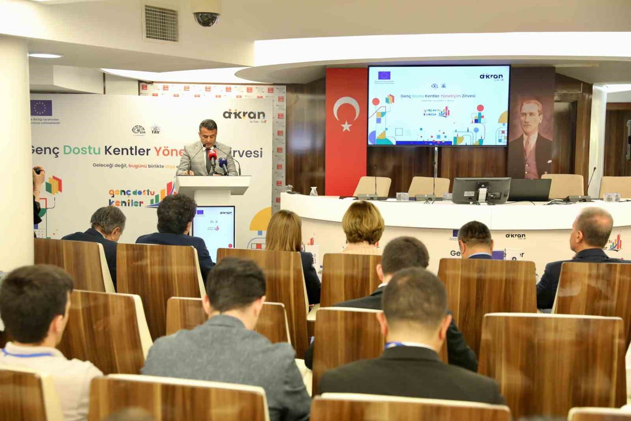 SAMSUN BÜYÜKŞEHİR BELEDİYESİ (SBB), GENÇLERİN YEREL YÖNETİM SÜREÇLERİNE AKTİF KATILIMINI ÖNCELEYEN...