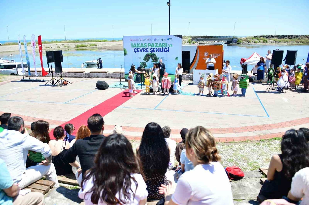 SAMSUN BÜYÜKŞEHİR BELEDİYESİ TARAFINDAN DÜZENLENEN "TAKAS PAZARI VE ÇEVRE ŞENLİĞİ" YOĞUN KATILIMLA...