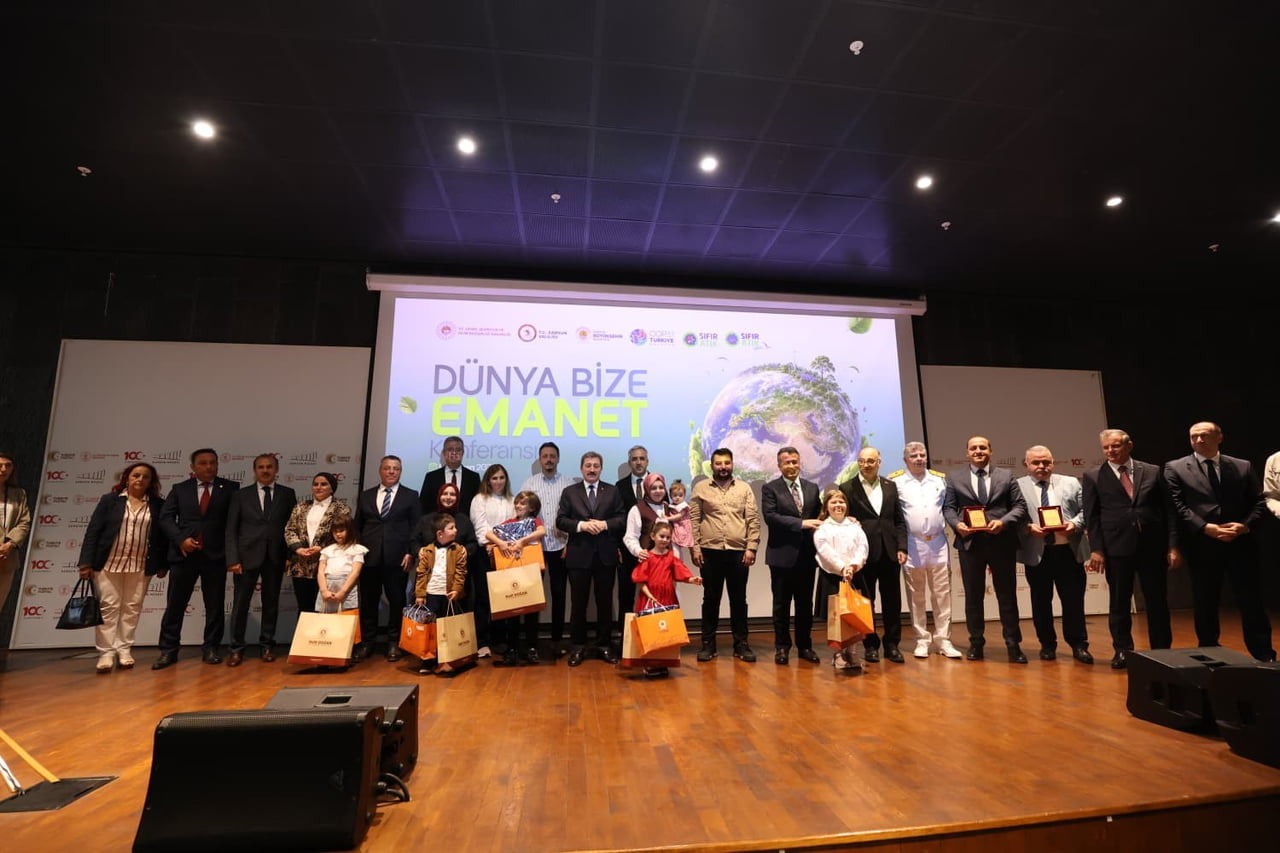 SAMSUN’DA 5 HAZİRAN DÜNYA ÇEVRE GÜNÜ KAPSAMINDA DÜZENLENEN "DÜNYA BİZE EMANET" KONFERANSINDA ÇEVRE...