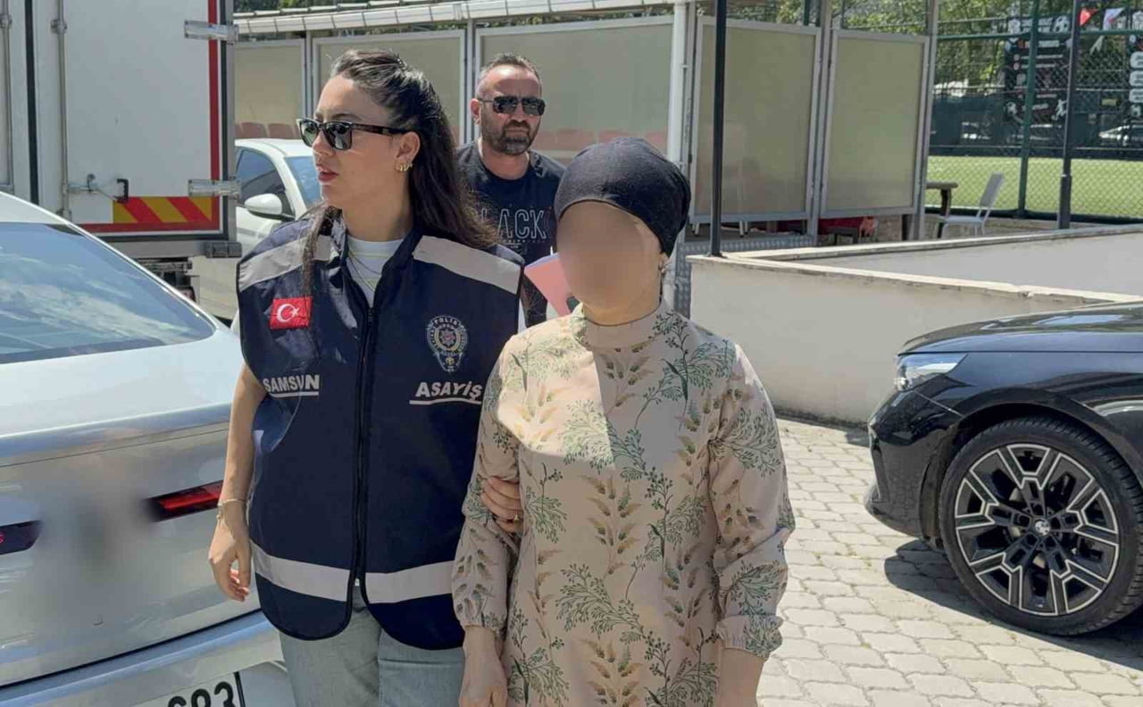 SAMSUN’DA BİR EVDEN  YAKLAŞIK 800 BİN LİRA DEĞERİNDEKİ PIRLANTA BİLEKLİĞİN ÇALINMASIYLA EVİN...
