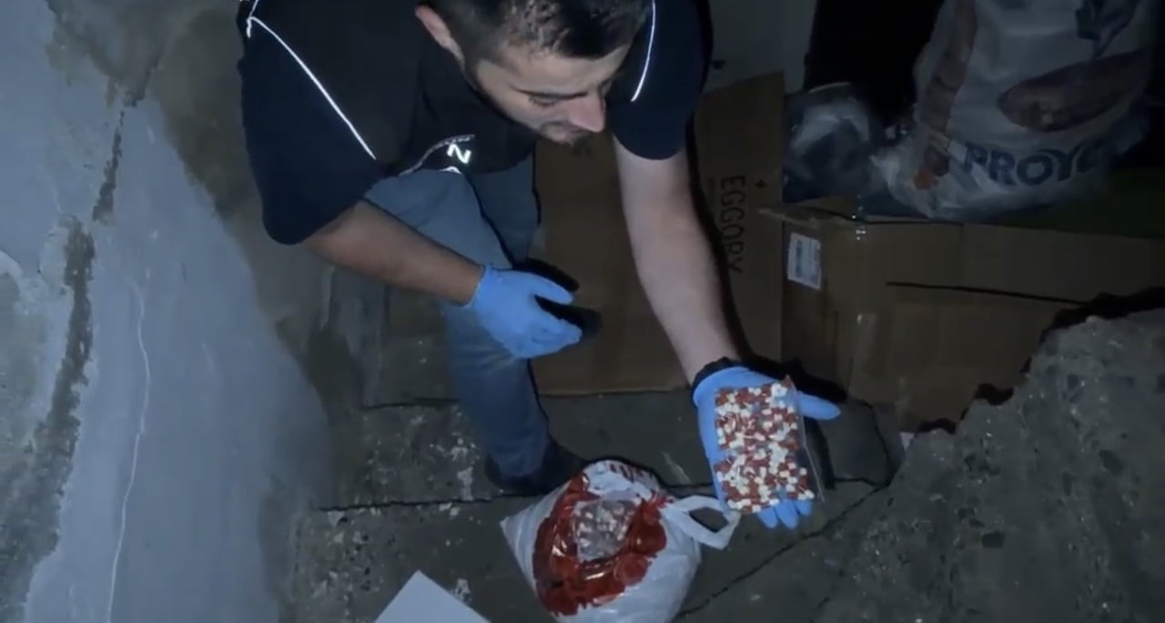 SAMSUN’DA NARKOTİK EKİPLERİNİN 4 İLÇEDE DÜZENLEDİĞİ OPERASYONLARDA  UYUŞTURUCU MADDE ELE...