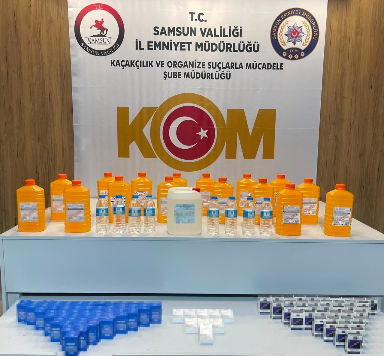 SAMSUN’DA POLİS EKİPLERİNCE DÜZENLENEN KAÇAKÇILIK OPERASYONLARINDA KAÇAK SİGARA, SAHTE ALKOLLÜ...