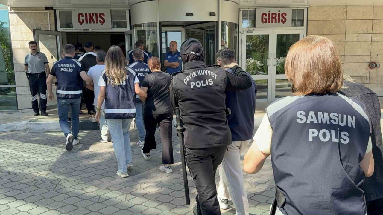 SAMSUN MERKEZLİ 7 İLDE DÜZENLENEN YASA DIŞI BAHİS OPERASYONUNDA GÖZALTINA ALINAN 52 ŞÜPHELİDEN...