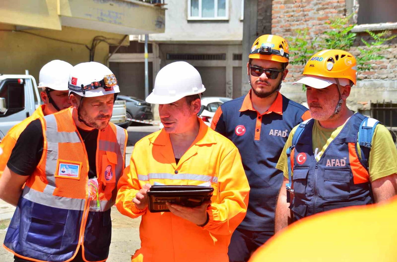 SAMSUN TERME’DE TAKE DERNEĞİ TARAFINDAN AFAD AKREDİTASYONU KAPSAMINDA GERÇEKLERİ ARATMAYAN DEPREM...