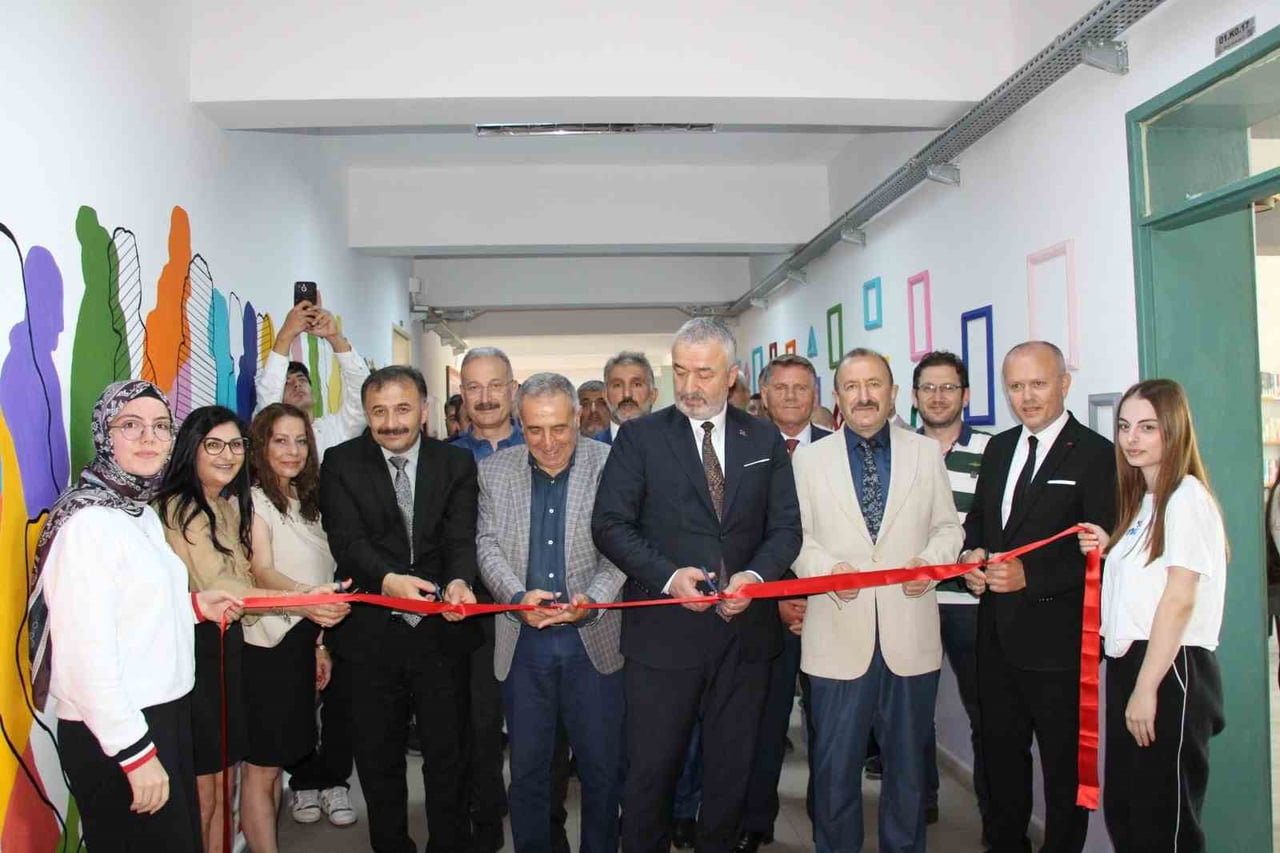 SAMSUN’UN 19 MAYIS İLÇESİNDE, 19 MAYIS ANADOLU LİSESİ BÜNYESİNDE OLUŞTURULAN ANI KİTAP KAFE...