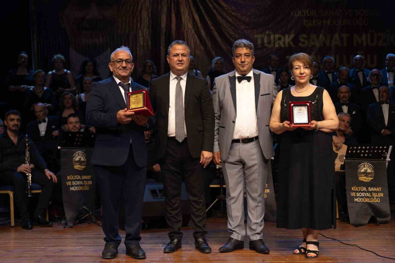 SAMSUN’UN ATAKUM BELEDİYE’SİTÜRK SANAT MÜZİĞİ KOROSU TARAFINDAN DÜZENLENEN ‘YAZA MERHABA’ KONSERİ...