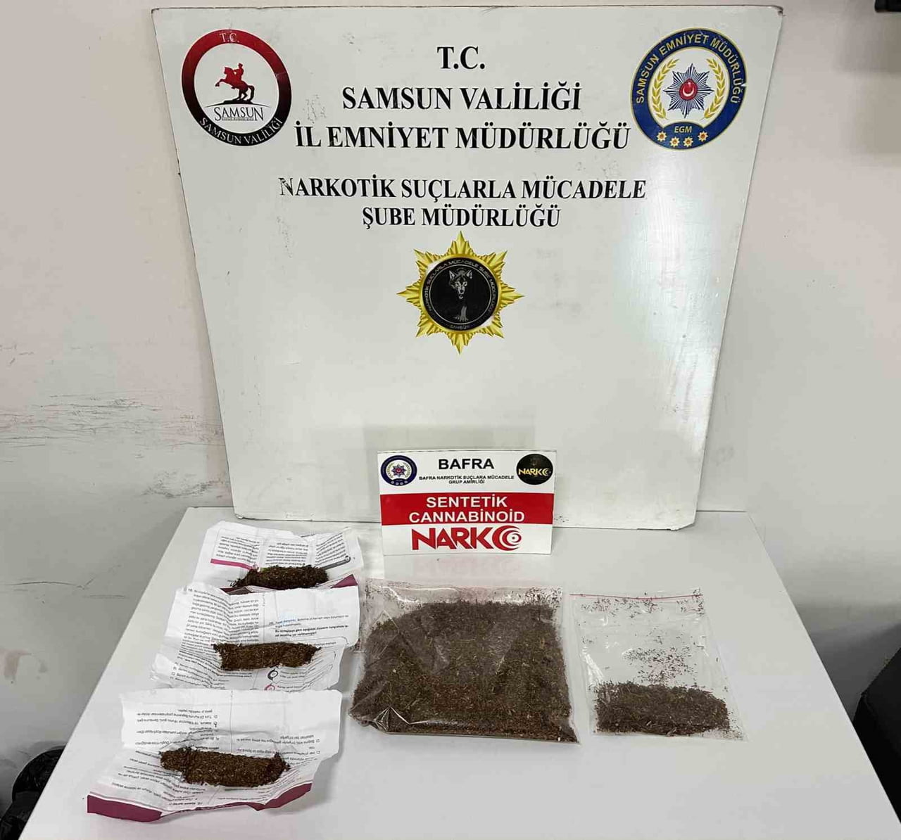 SAMSUN’UN BAFRA İLÇESİNDE, UYUŞTURUCU MADDE SUÇUNDAN ARANDIĞI ÖĞRENİLEN BİR ŞAHIS, POLİS...