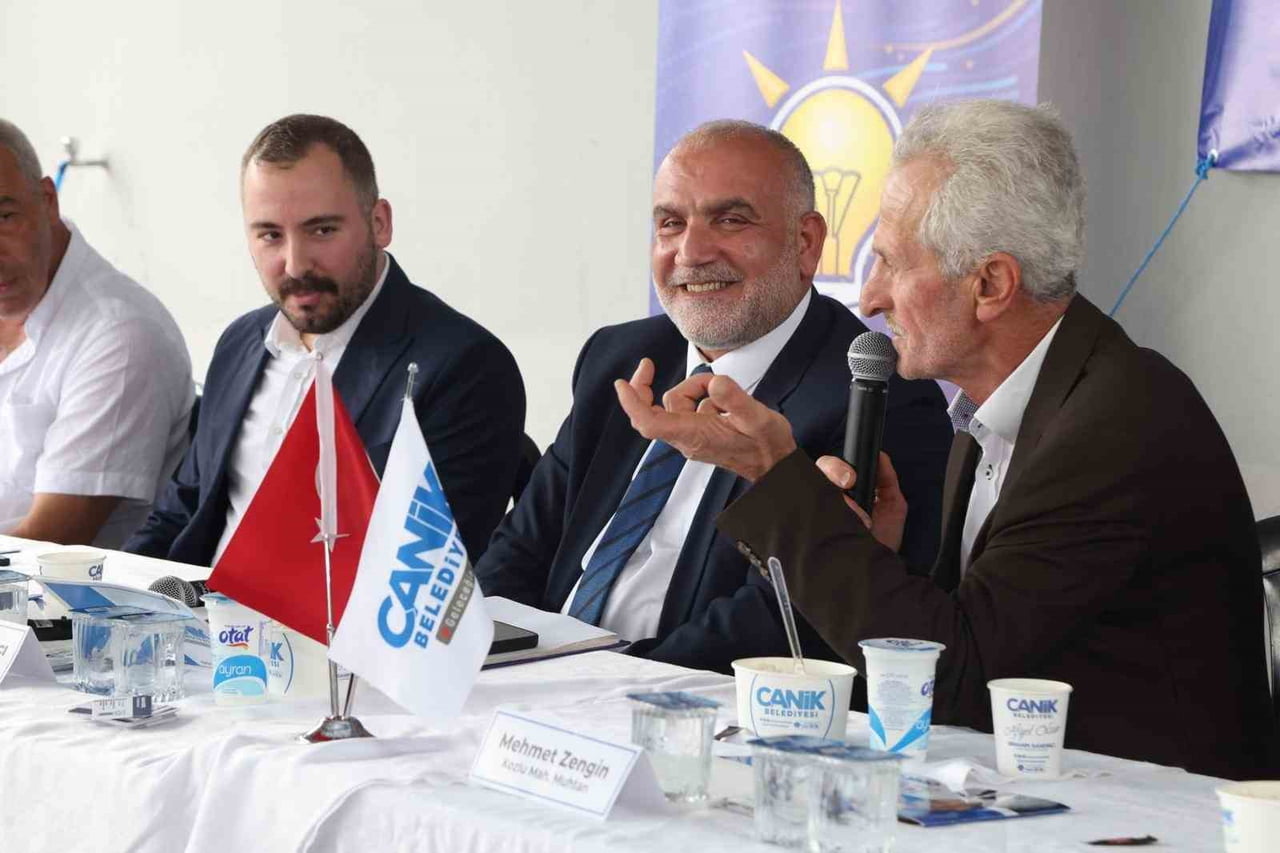 SAMSUN’UN CANİK BELEDİYE BAŞKANI İBRAHİM SANDIKÇI (ORTADA), İLÇE GENELİNDEKİ TÜM YATIRIMLARA HIZ...