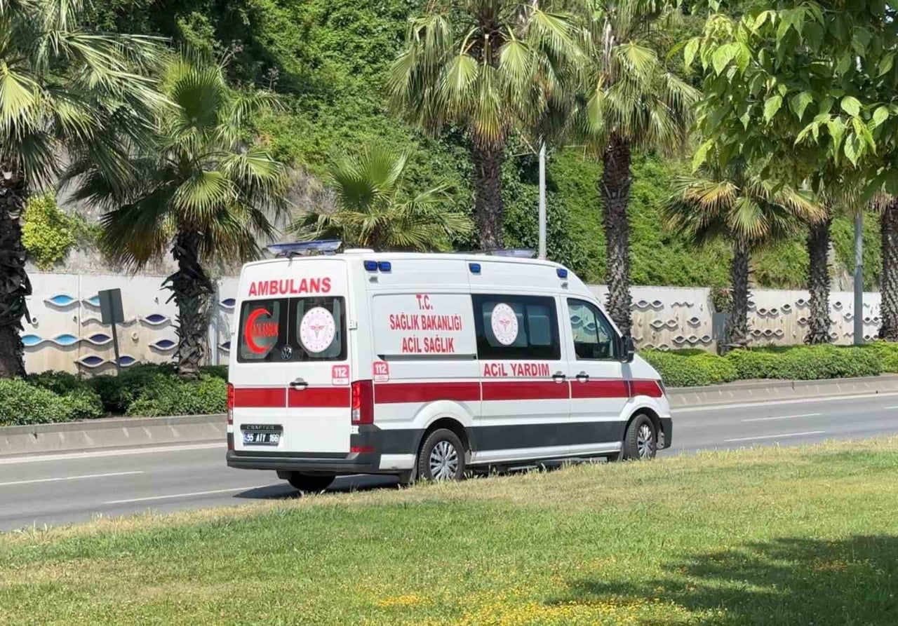 SAMSUN’UN İLKADIM İLÇESİNDE MEYDANA GELEN ZİNCİRLEME TRAFİK KAZASINDA 1 KİŞİ YARALANDI.