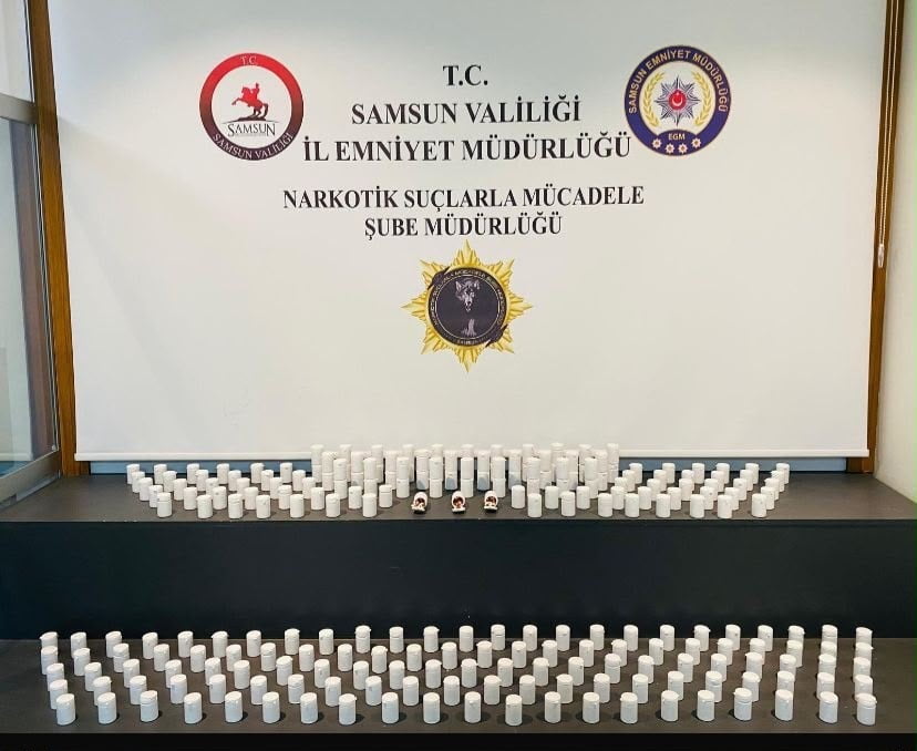SAMSUN’UN İLKADIM İLÇESİNDE NARKOTİK EKİPLERİNCE BİR İŞ YERİNE DÜZENLENEN OPERASYONDA 11 BİN 650...