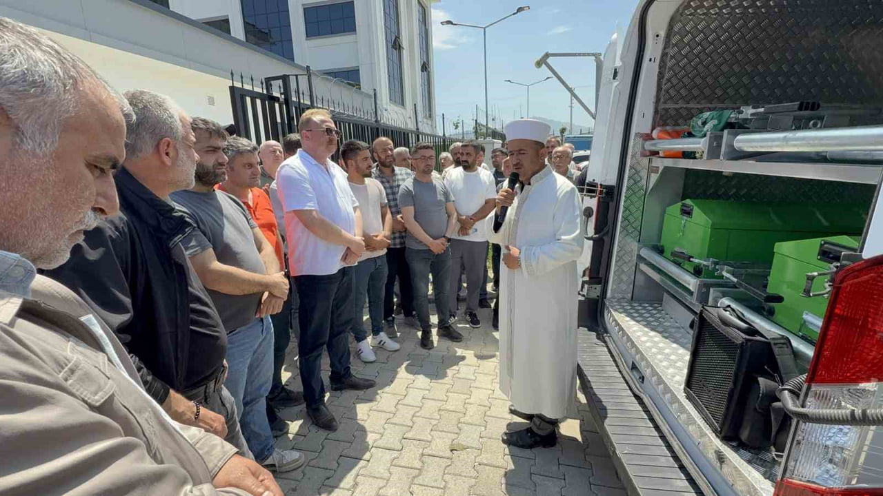 SAMSUN’UN TEKKEKÖY İLÇESİNDE BULUNAN YEŞİLYURT DEMİR ÇELİK FABRİKASI’NDA MEYDANA GELEN ELEKTRİK...