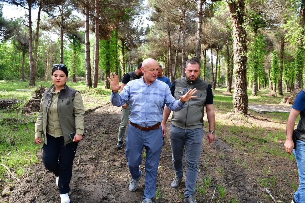 SAMSUN’UN TERME BELEDİYE BAŞKANI ŞENOL KUL, SU BASAR ORMANLARI VE EL DEĞMEMİŞ KUMSALLARIYLA AMAZON...