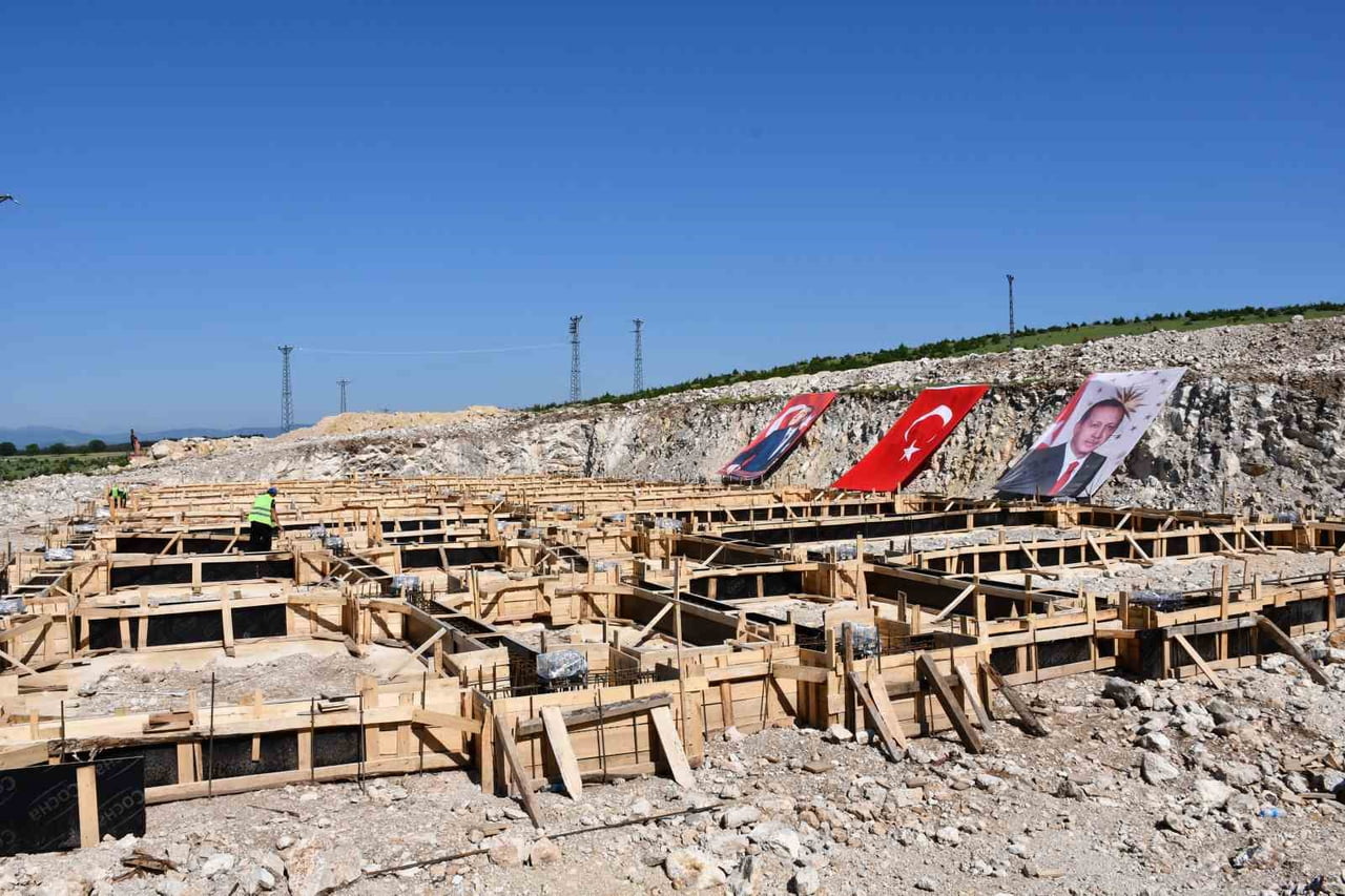 SAMSUN’UN VEZİRKÖPRÜ İLÇESİNDE YAPIM ÇALIŞMALARI DEVAM EDEN KARMA ORGANİZE SANAYİ BÖLGESİ’NDE İLK...