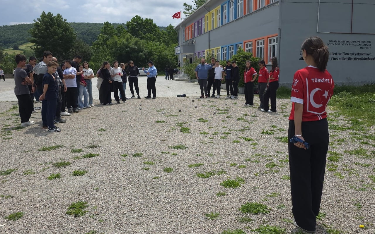 SAMSUNSPOR BOCCE TAKIMI'NIN MİLLİ SPORCULARI, SAMSUN'UN ALAÇAM İLÇESİNDE BULUNAN GÖKÇEBOĞAZ...