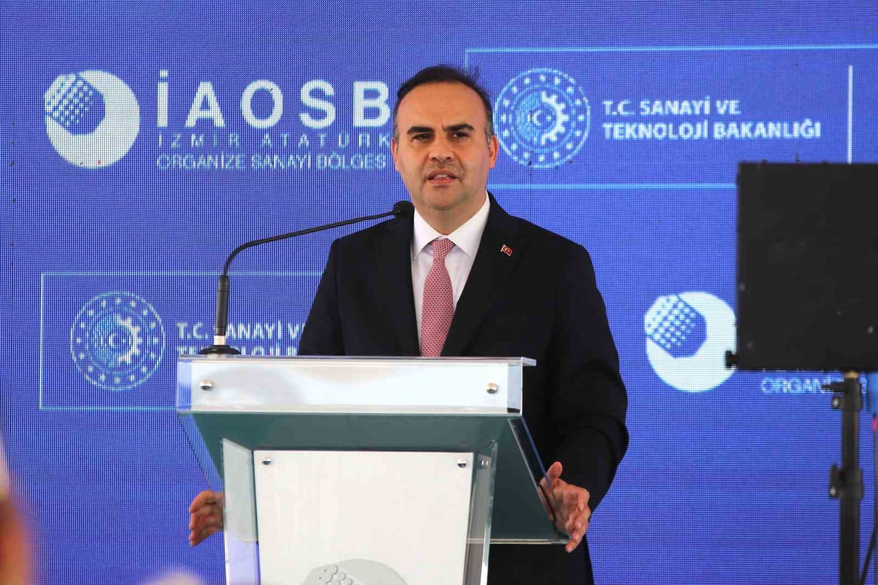 SANAYİ VE TEKNOLOJİ BAKANI MEHMET FATİH KACIR