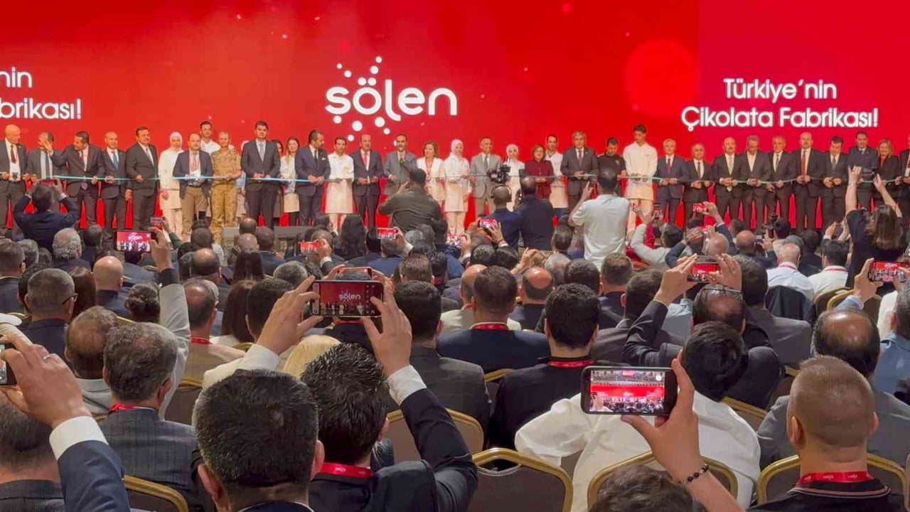 SANAYİ VE TEKNOLOJİ BAKANI MEHMET FATİH KACIR, GAZİANTEP'TE ÇİKOLATA FABRİKASI AÇILIŞINA...
