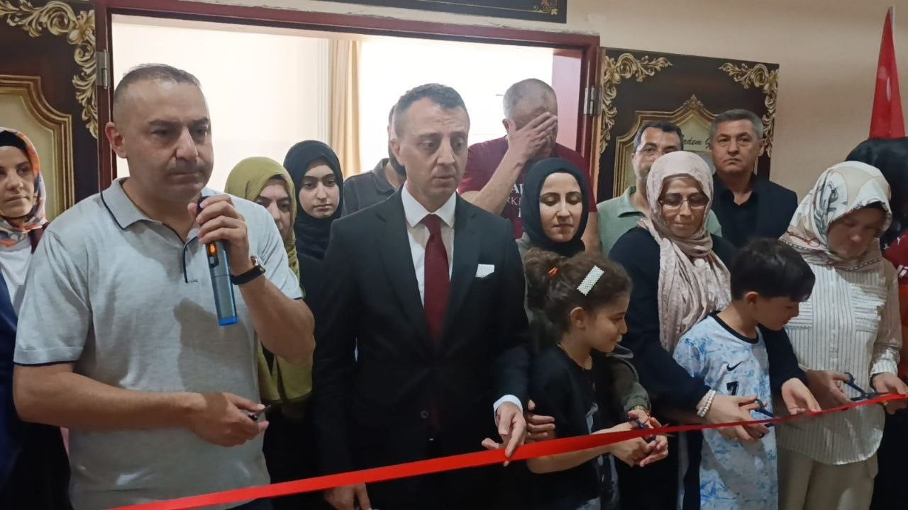 SANDAL HOCA İMAM HATİP ORTAOKULU BÜNYESİNDE HAZIRLANAN KEREM ERDEM GÜNGÖR KONFERANS SALONU...