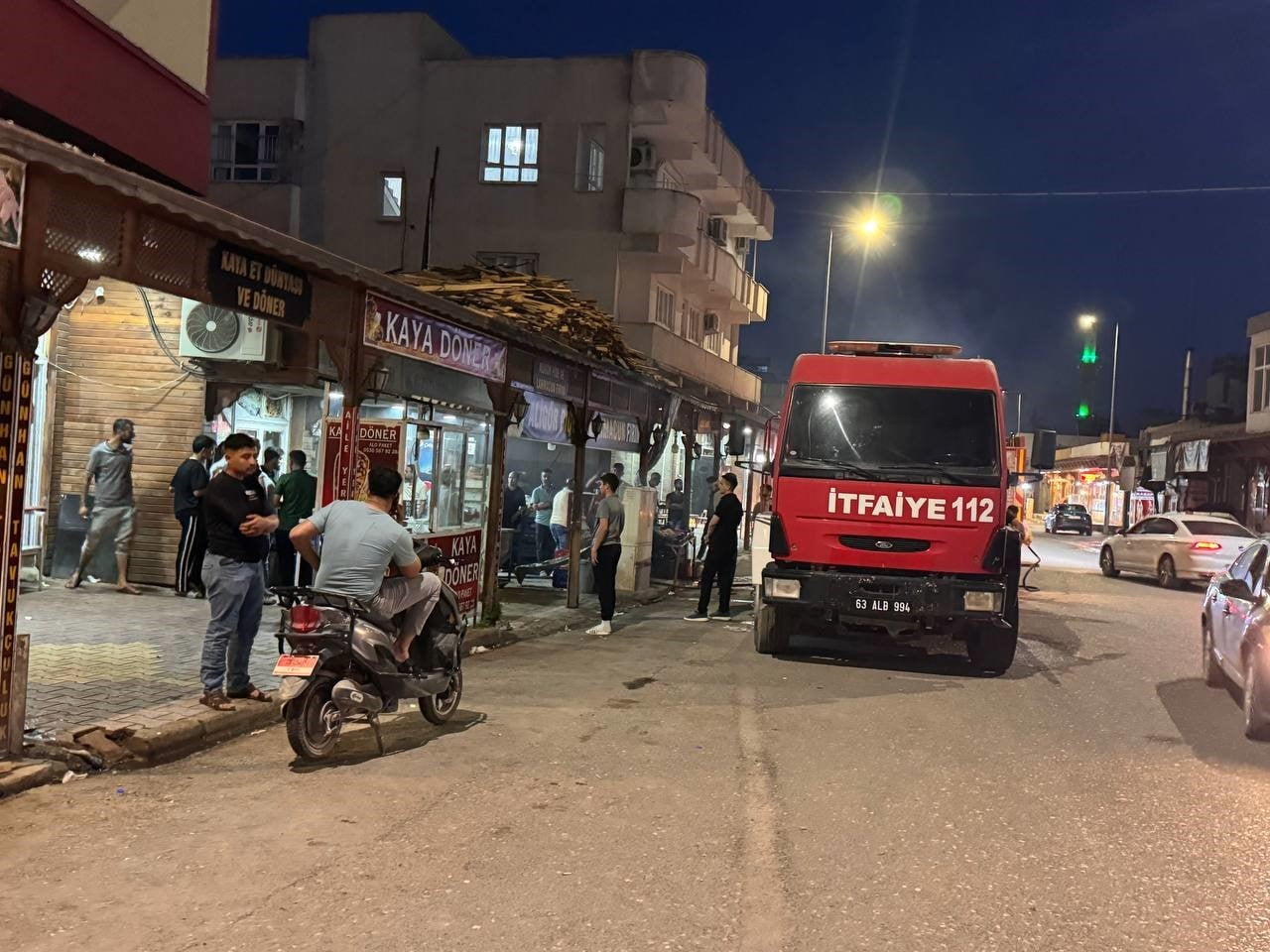 ŞANLIURFA’NIN SURUÇ İLÇESİNDE BİR FIRINDA MÜŞTERİLERİN YOĞUN OLDUĞU SAATLERDE ÇIKAN YANGIN...