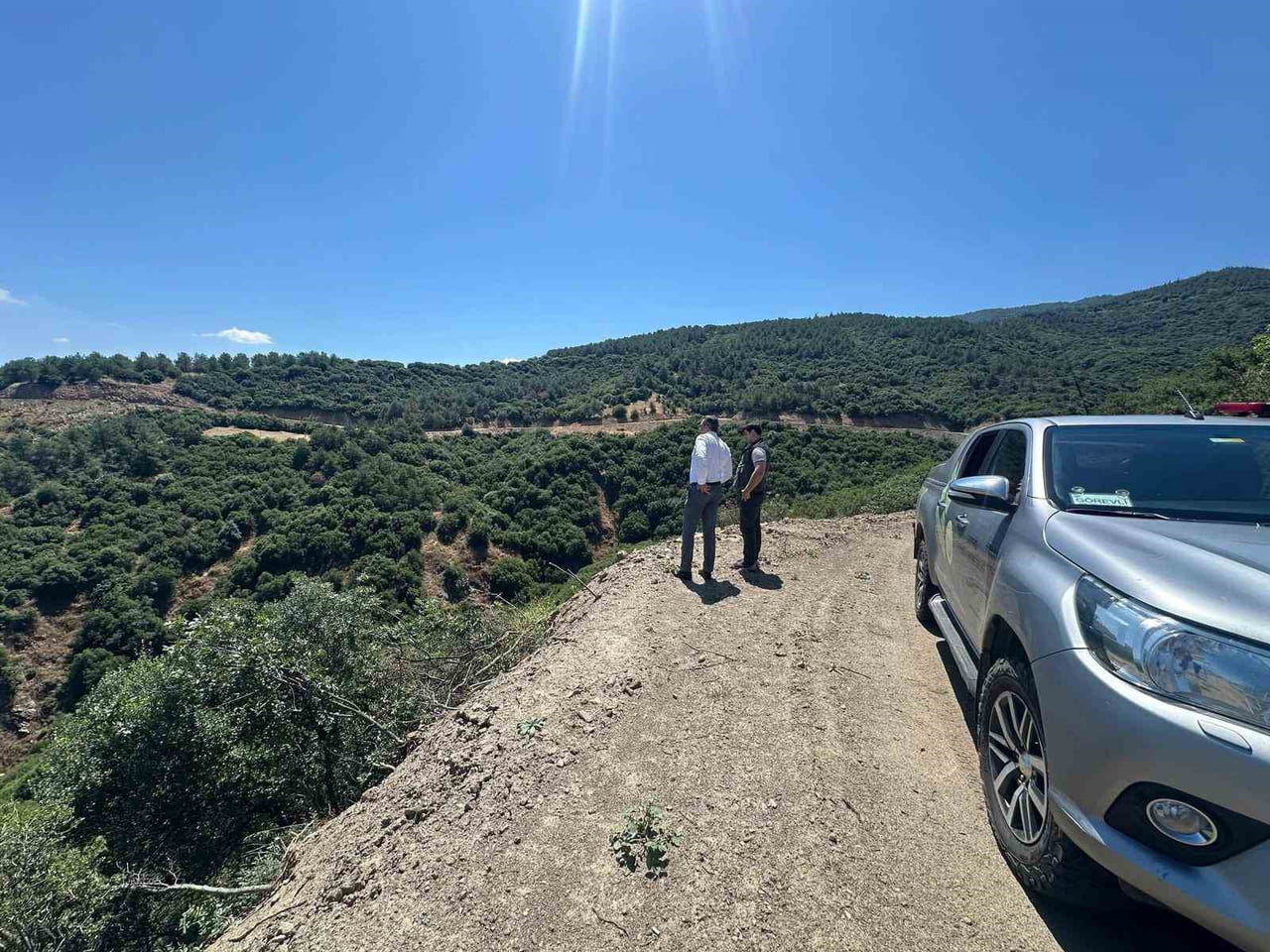 SARIGÖL KAYMAKAMI HALİL DALAK, BAHARLAR MAHALLESİ’NDEKİ ORMANLIK ALANLAR VE ORMAN YOLLARINDA...