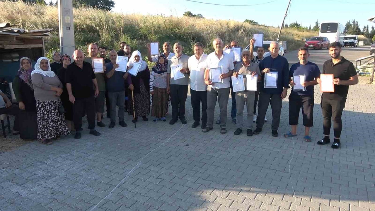 SEÇİM SOKAK'TA YAŞAYAN VATANDAŞLAR, YILLARDIR TAPULU OLARAK KULLANDIKLARI EVLERİNDE YALOVA...