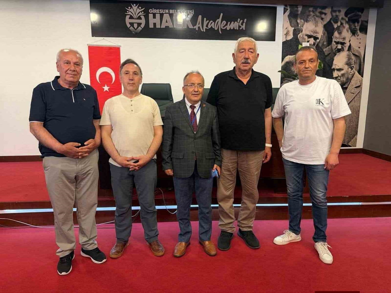SEÇİM SONUCUNDA GİRESUN GAZETECİLER DERNEĞİ'NİN YENİ YÖNETİM KURULU; BEKİR BAYRAM, CAVİT ÖZDEMİR...