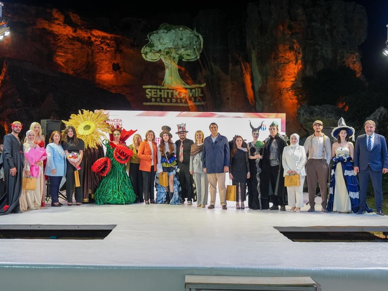 ŞEHİTKAMİL BELEDİYESİ VE GAZİANTEP ÜNİVERSİTESİ İŞBİRLİĞİYLE '3. MODA VE TASARIM HAFTASI'...