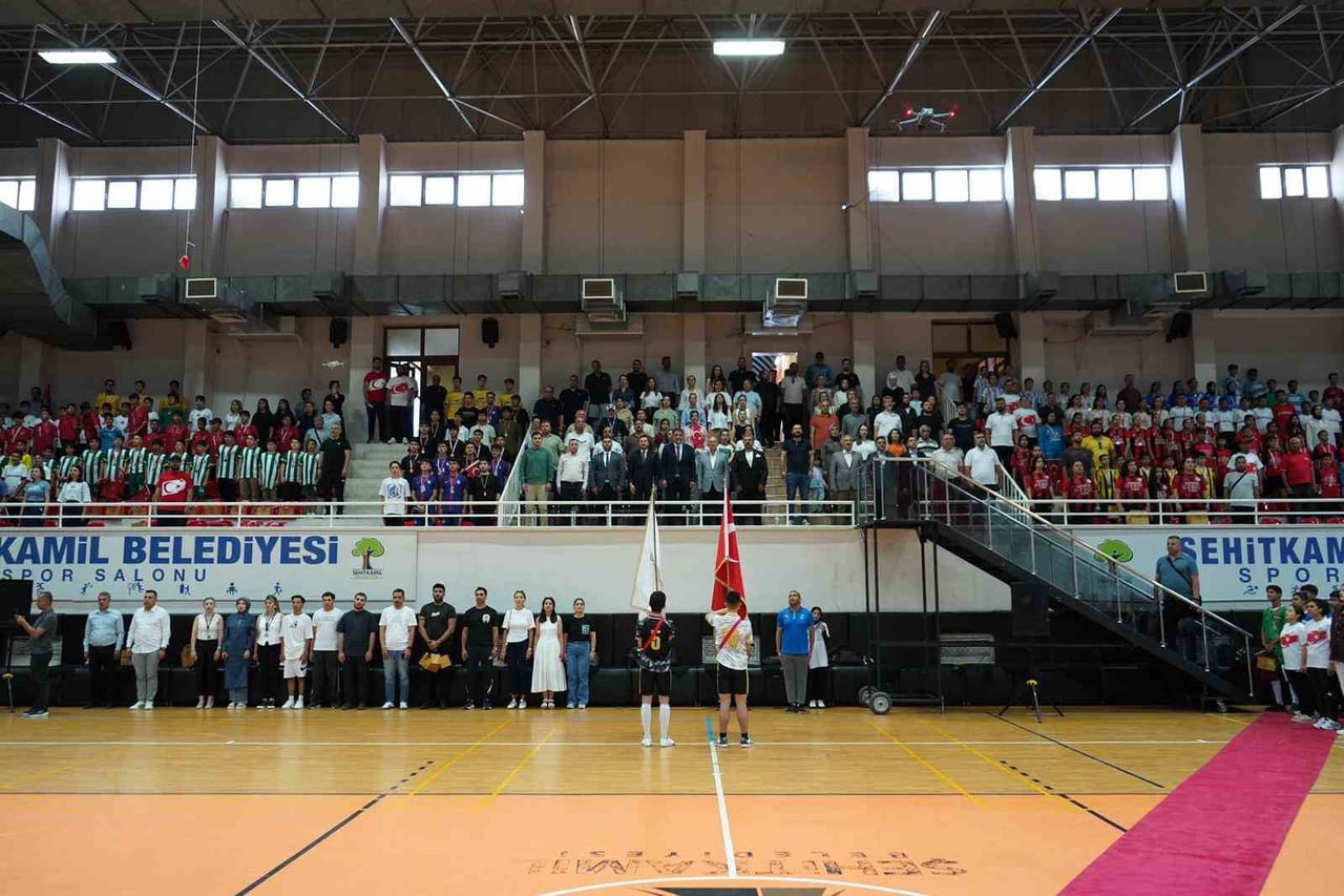 ŞEHİTKAMİL’DE 2. KÜME SPORTİF MÜSABAKALARI COŞKUSU ÖDÜL TÖRENİYLE TAÇLANDI