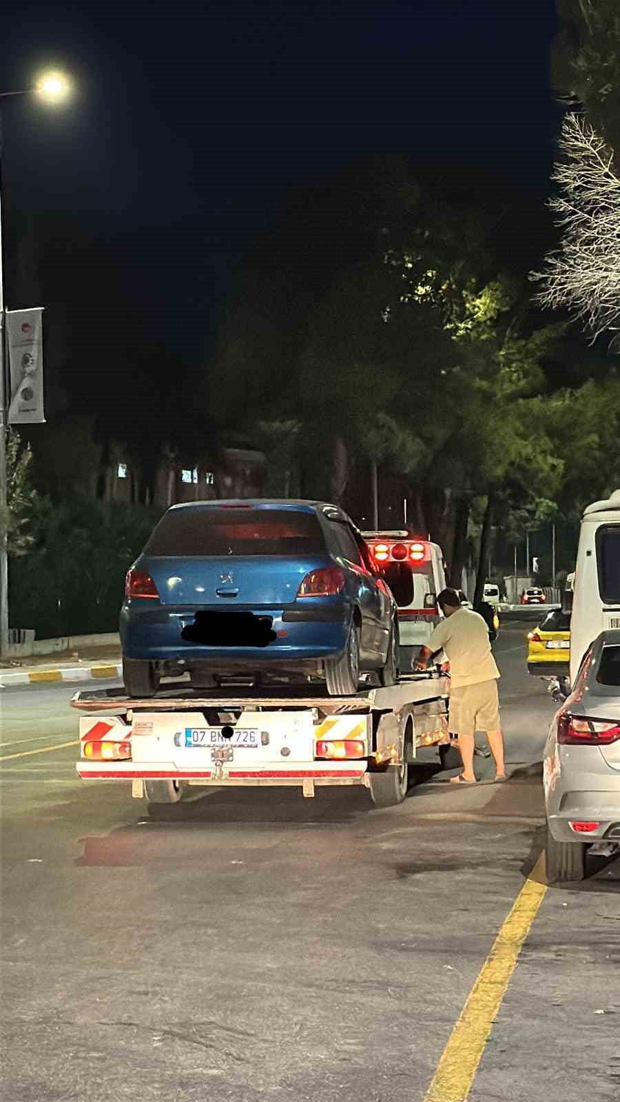 SERİK İLÇESİNDE TRAFİK EKİPLERİNİN GERÇEKLEŞTİRDİĞİ DENETİMDE, KORSAN TAŞIMACILIK YAPTIĞI TESPİT...