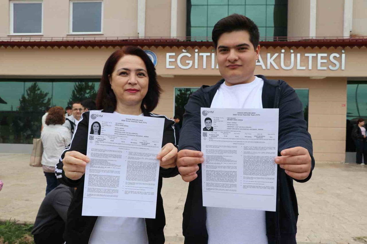 SEVGİ AYAN GÖREN VE OĞLU MEHMET EREN GÖREN (18) AYNI BİNADA SINAVA GİRDİ