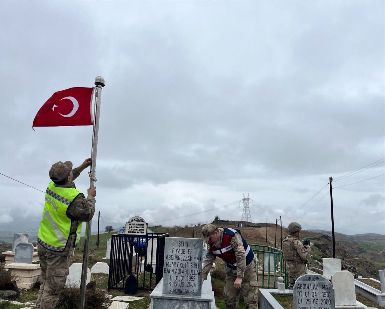 SİİRT’TE MİLLİ AİLE HAFTASI KAPSAMINDA ŞEHİT AİLELERİ VE GAZİLER ZİYARET EDİLDİ