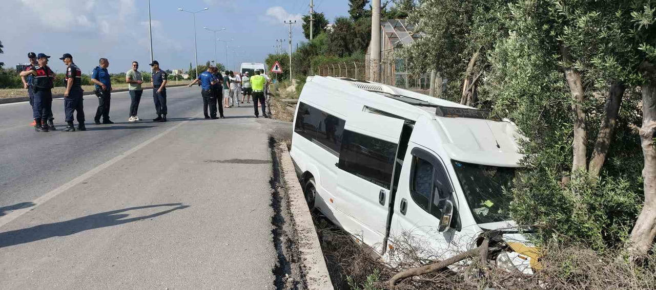 SİLİFKE’DE YOLCU MİNİBÜSÜNDE DEHŞET: SALDIRGAN KAÇIRDIĞI MİNİBÜSLE KAZA YAPINCA HAYATINI...