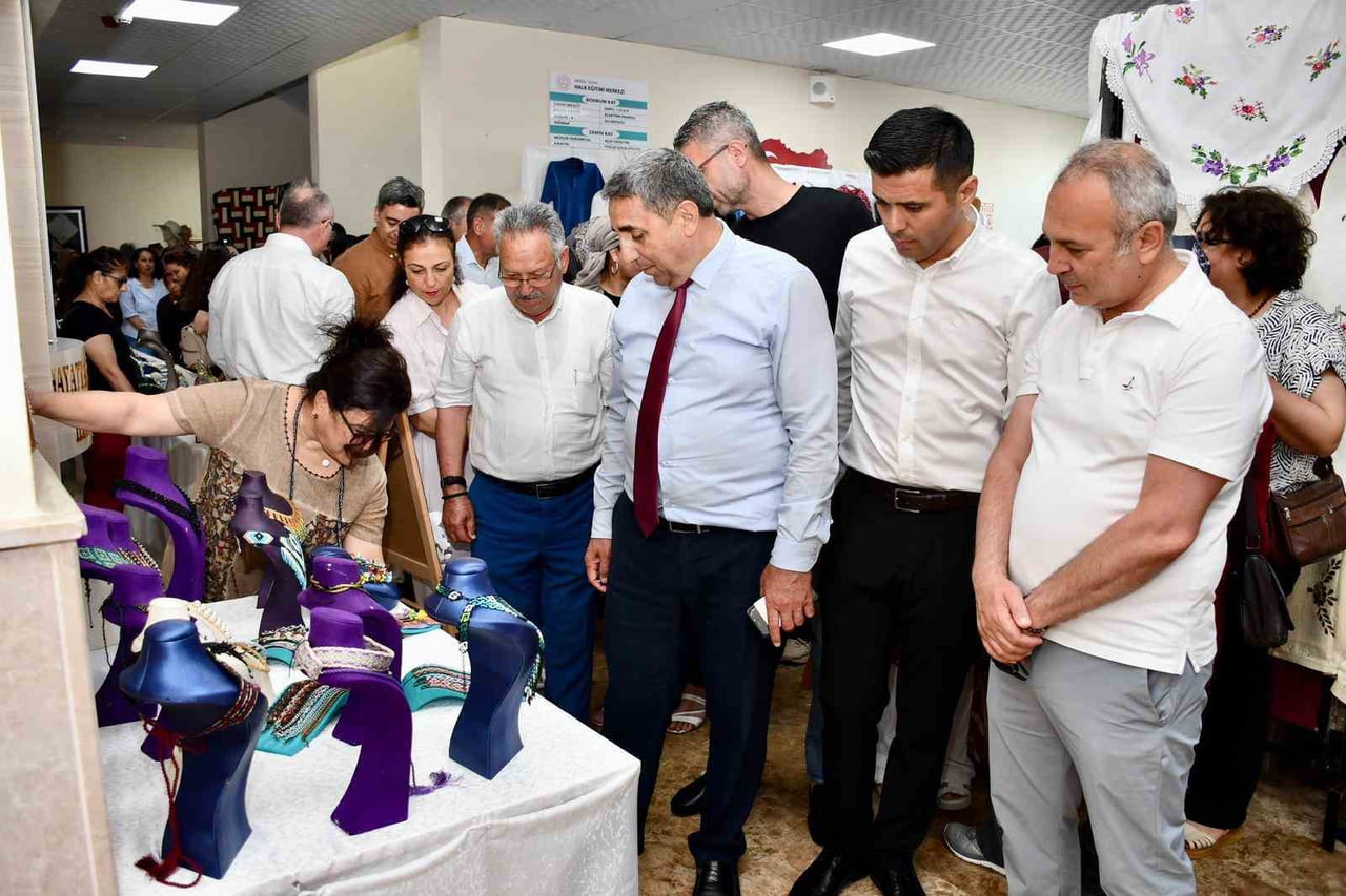 SİLİFKE HALK EĞİTİMİ MERKEZİ SERGİSİ AÇILDI