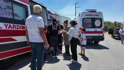 Silivri'deki yangında sağlık görevlisinin küçük kıza maske uyarısı gülümsetti